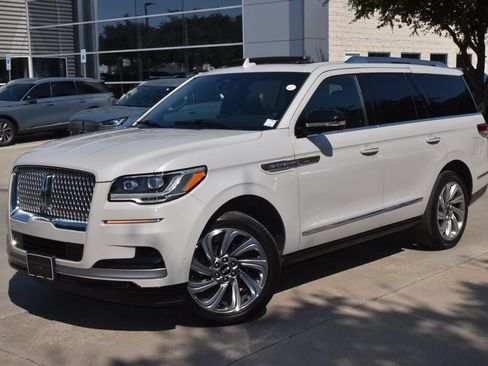 Certified 2024 Lincoln Navigator Premiere AWD/4WD image 42