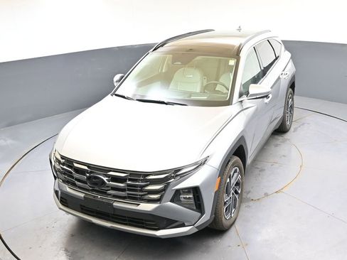 Used 2025 Hyundai Tucson Limited AWD/4WD image 36