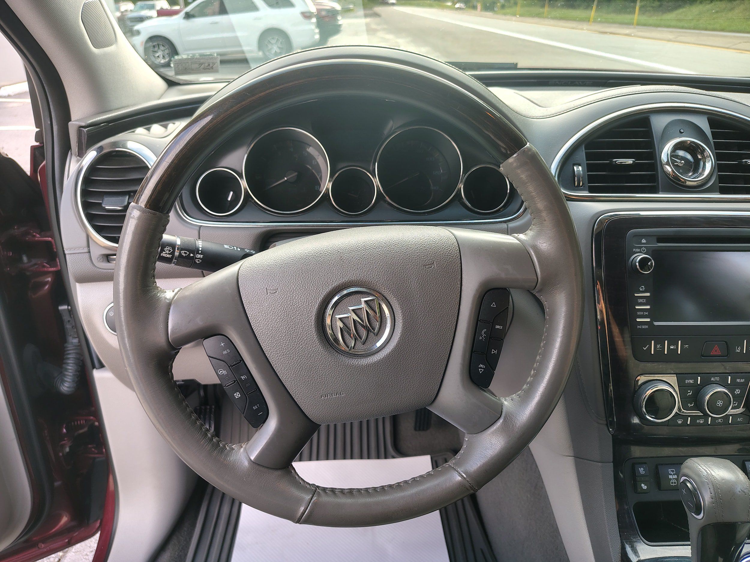 Used 2017 Buick Enclave Premium AWD/4WD image 32