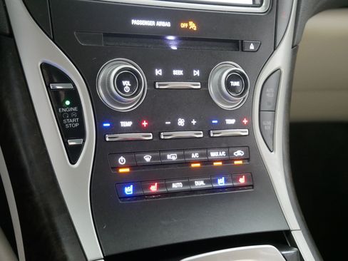 Used 2017 Lincoln MKX Reserve w/ Lincoln MKX Climate Package AWD/4WD image 23