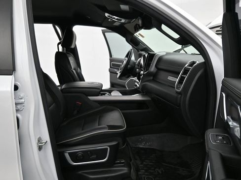 Used 2024 RAM 1500 Laramie image 12