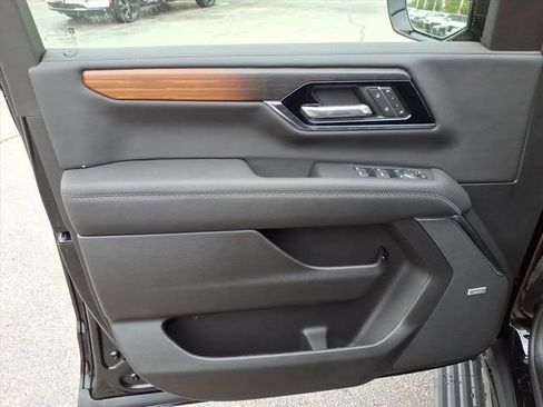 New 2026 GMC Yukon XL Denali w/ Sun & Power Step Package image 29