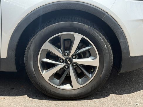 Used 2019 Kia Sorento EX w/ EX Touring Package FWD image 16