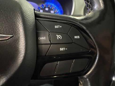 Used 2020 Chrysler Pacifica Touring-L Plus w/ S Appearance Package FWD image 23