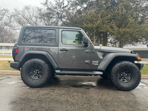 Used 2019 Jeep Wrangler Sport image 18