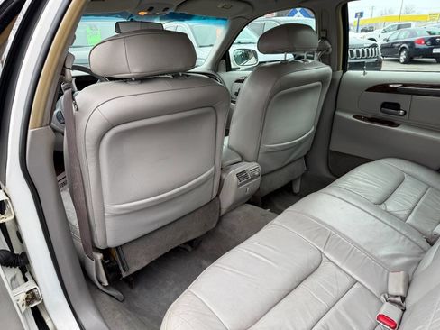 Used 2000 Lincoln Town Car Executive image 21