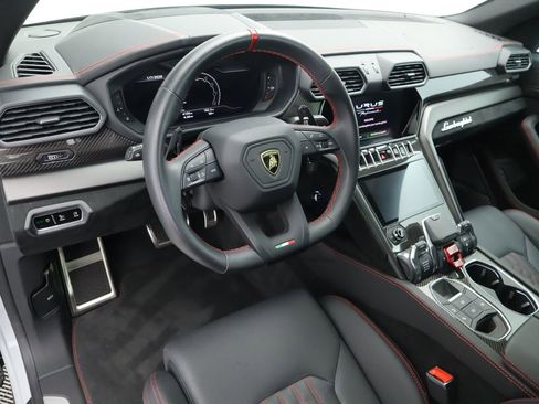 Used 2023 Lamborghini Urus Performante image 9