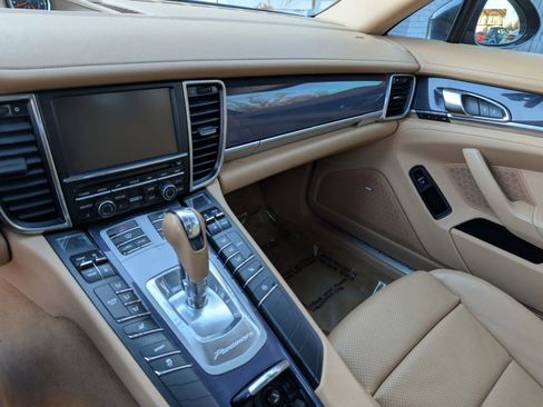 Used 2014 Porsche Panamera 4 image 19