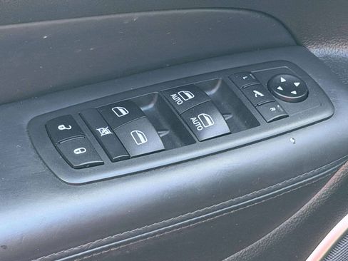 Used 2020 Jeep Grand Cherokee High Altitude AWD/4WD image 16