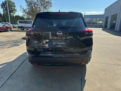 New 2026 Nissan Rogue SV image 5