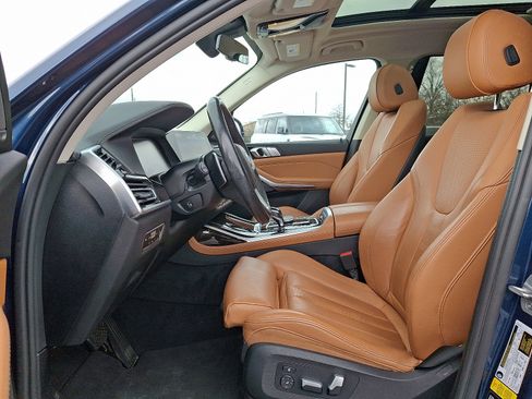 Used 2021 BMW X7 xDrive40i w/ Premium Package image 12