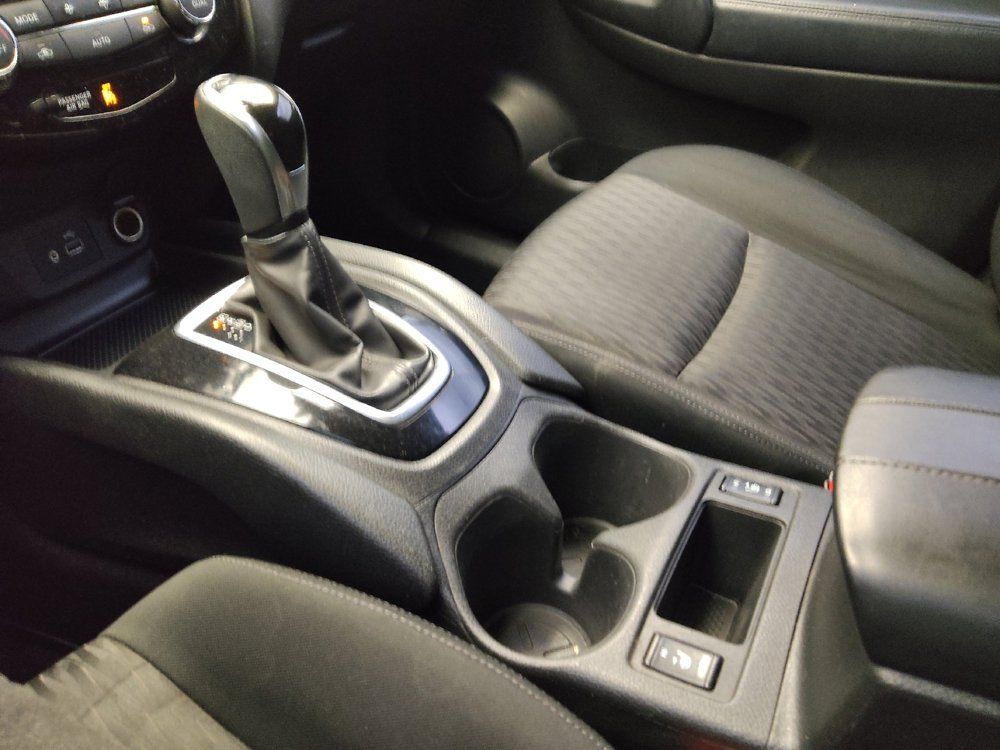 Used 2019 Nissan Rogue SV FWD image 26