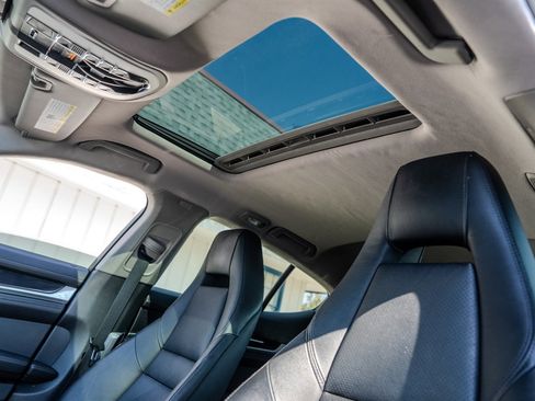 Used 2014 Porsche Panamera 4 image 27