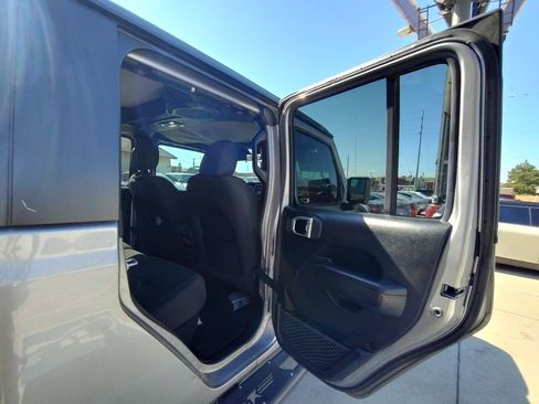 Used 2020 Jeep Gladiator Sport w/ Quick Order Package 24S AWD/4WD image 40