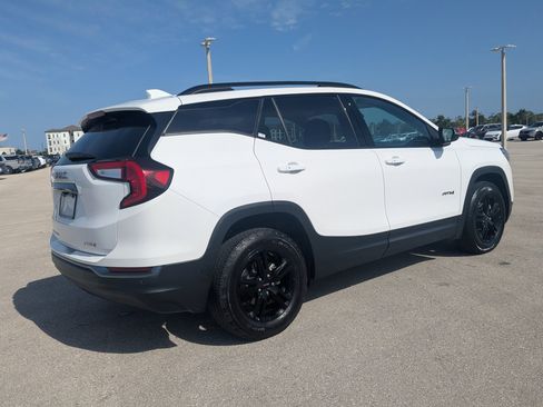 Used 2024 GMC Terrain AT4 AWD/4WD image 5