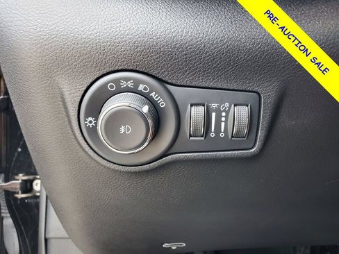 Used 2023 Jeep Compass Latitude AWD/4WD image 20