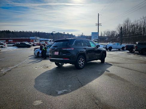 New 2025 Jeep Grand Cherokee Limited w/ Trailer Tow Package image 4