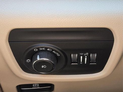 Certified 2026 Jeep Grand Cherokee L Limited w/ Limited Altitude Package RWD image 30
