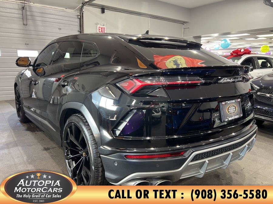 Used 2020 Lamborghini Urus AWD/4WD image 3