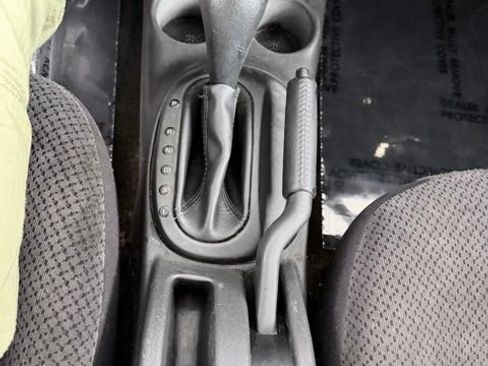 Used 2005 Chrysler Sebring Sedan FWD image 13