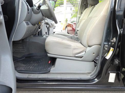 Used 2008 Nissan Frontier SE w/ SE Value Truck Pkg AWD/4WD image 24