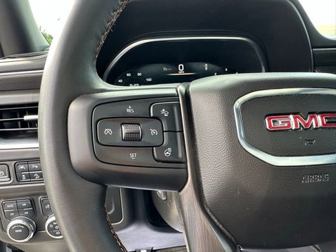 Used 2023 GMC Yukon AT4 AWD/4WD image 40