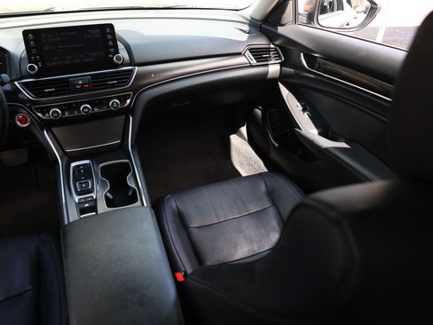 Used 2020 Honda Accord Touring image 27