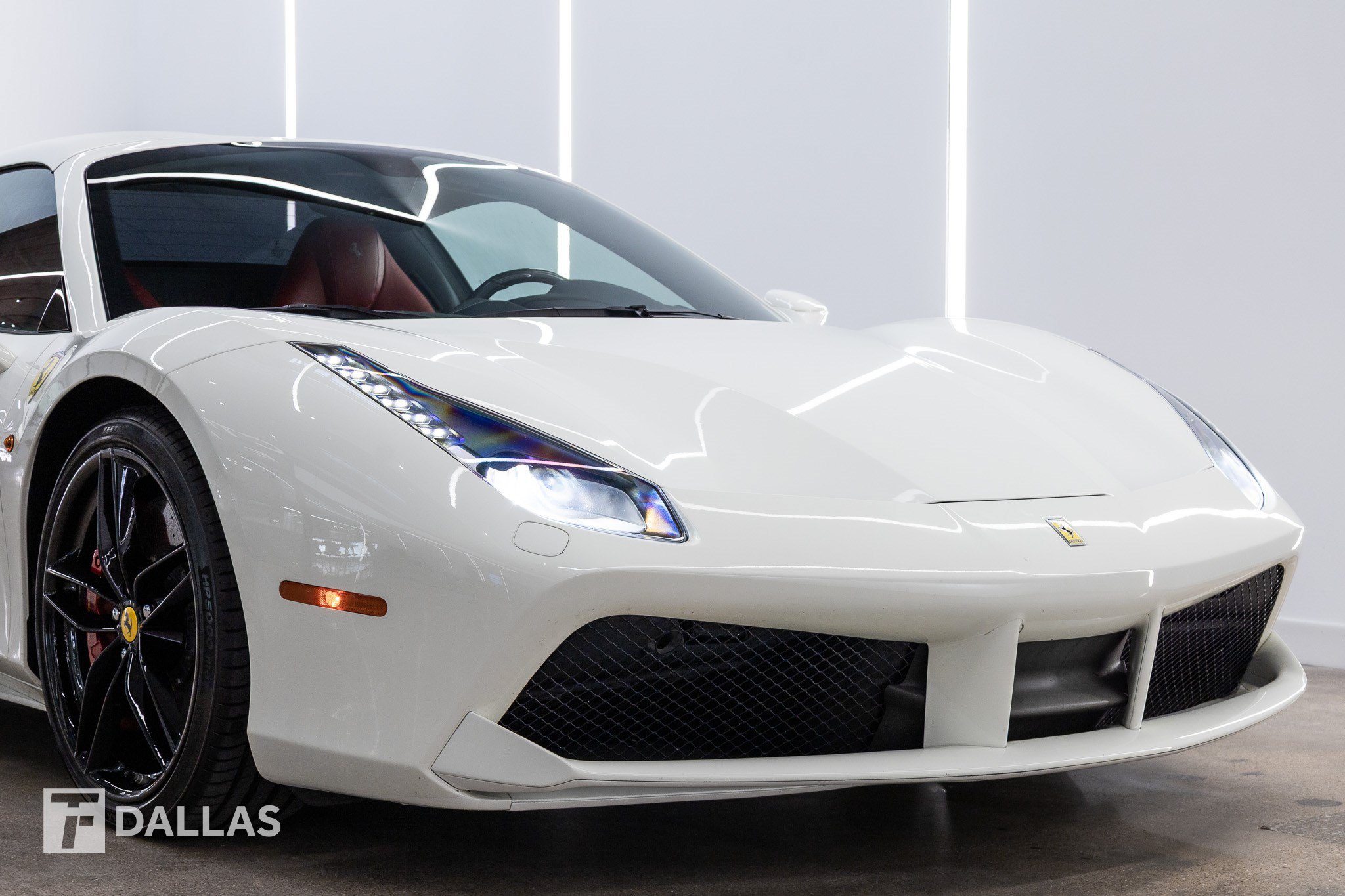 Used 2019 Ferrari 488 Spider RWD image 17