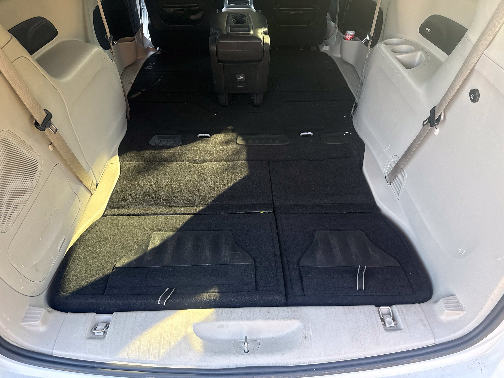 Used 2022 Chrysler Pacifica Touring-L w/ Uconnect Theater Family Group FWD image 16