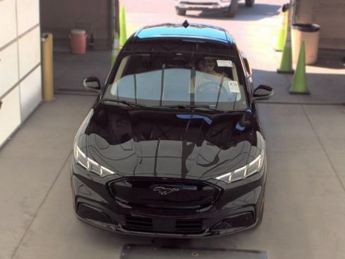 Used 2025 Ford Mustang Mach-E Premium AWD/4WD image 3