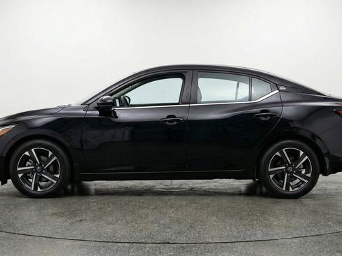 Used 2025 Nissan Sentra SV FWD image 5