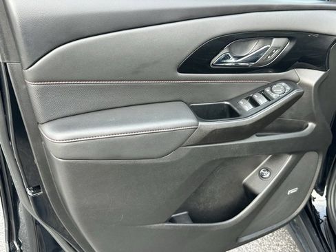 Used 2023 Chevrolet Traverse RS image 20
