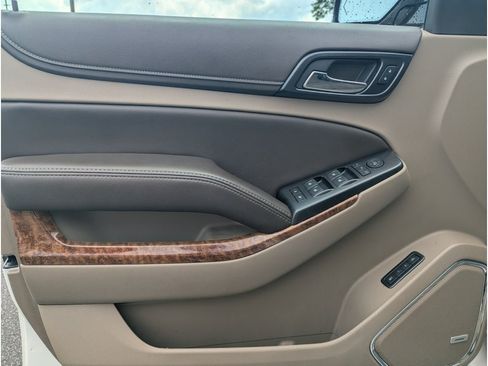 Used 2018 Chevrolet Tahoe Premier AWD/4WD image 17