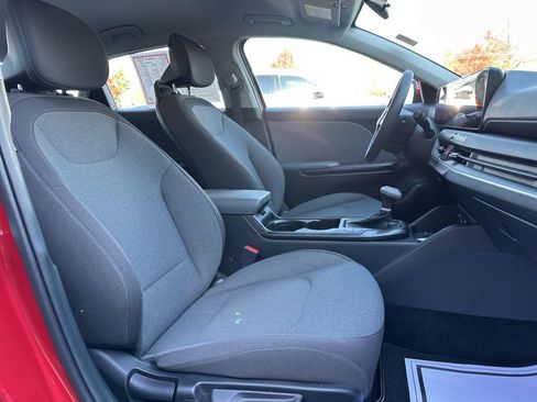 Used 2025 Kia K4 FWD image 14