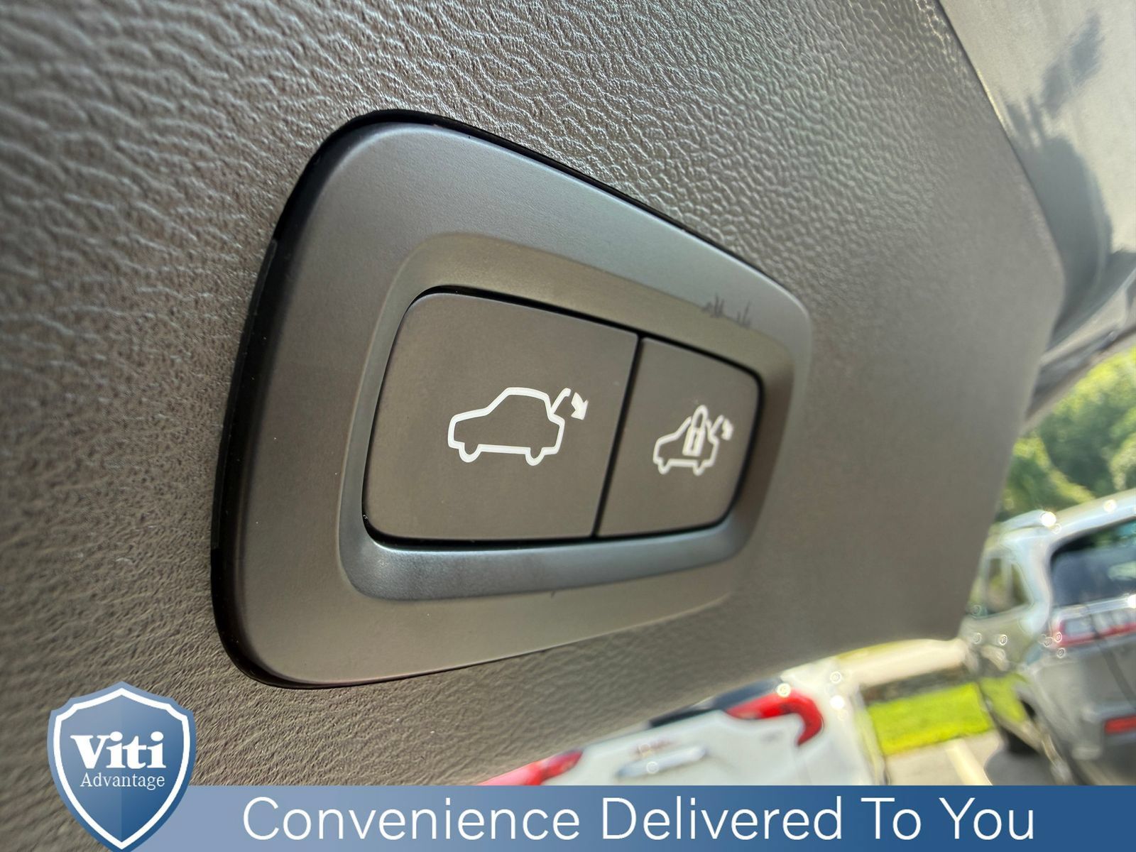 Certified 2023 Volvo XC40 Recharge Ultimate w/ Protection Package Premier AWD/4WD image 24