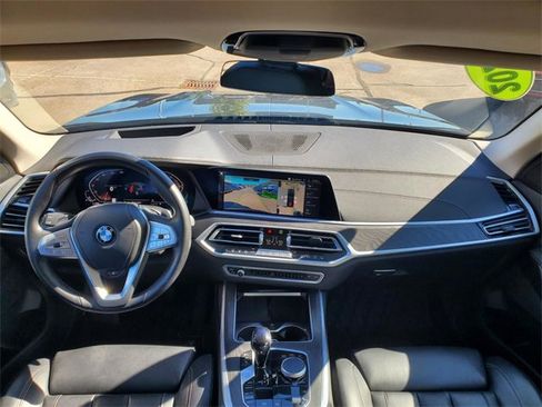 Used 2022 BMW X7 xDrive40i w/ Premium Package image 32