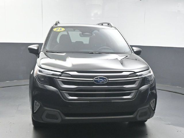 Used 2025 Subaru Forester Limited AWD/4WD image 3