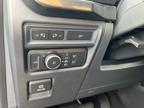 Certified 2022 Ford F150 XLT w/ Equipment Group 302A High image 33