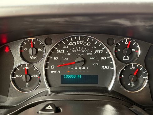 Used 2016 Chevrolet Express 2500 RWD image 22
