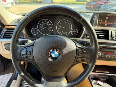Used 2014 BMW 320i Sedan image 16