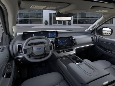 New 2026 Ford Expedition Active AWD/4WD image 9