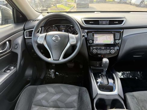 Used 2015 Nissan Rogue SV w/ SV Premium Package AWD/4WD image 18