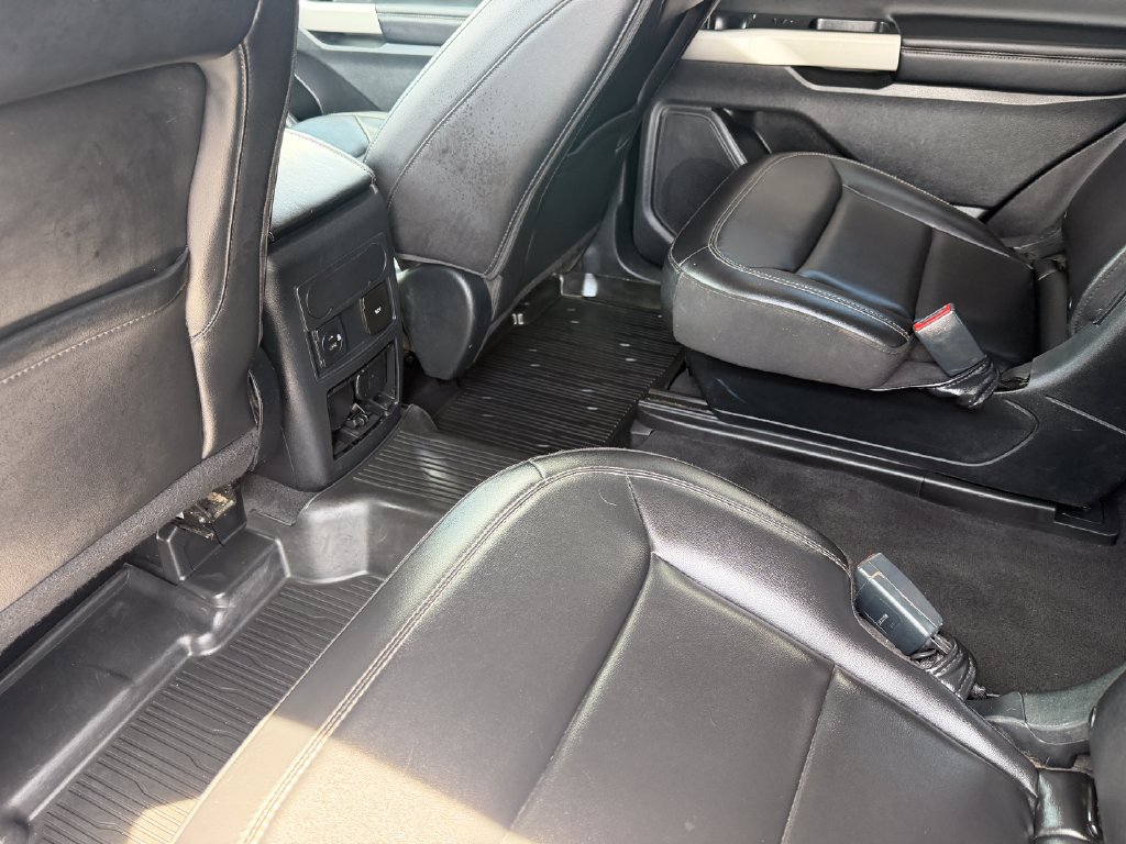 Certified 2022 Ford Explorer XLT w/ Equipment Group 202A AWD/4WD image 19