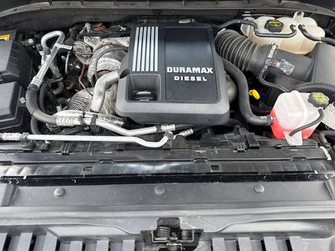 Used 2025 Chevrolet Silverado 1500 LTZ AWD/4WD image 21