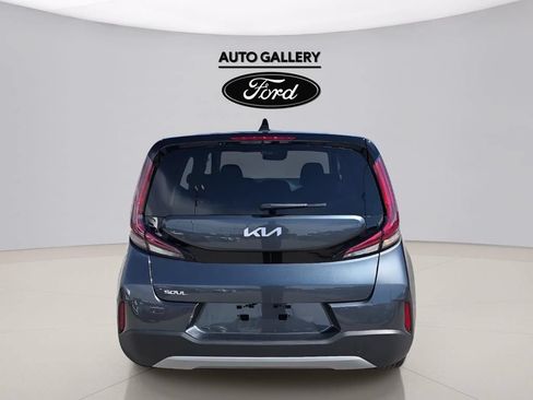 Used 2025 Kia Soul LX w/ LX Technology Package FWD image 4