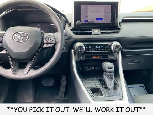 Used 2025 Toyota RAV4 XLE AWD/4WD image 25