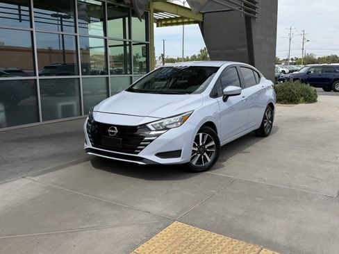 Used 2025 Nissan Versa SV w/ Trunk Package image 2