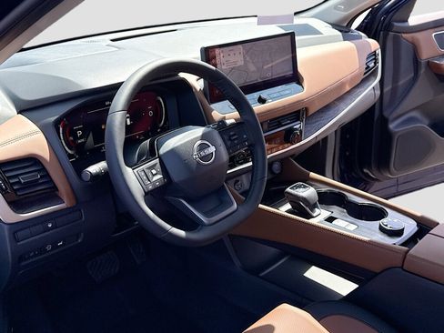 New 2026 Nissan Rogue Platinum image 4