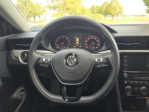 Used 2022 Volkswagen Passat 2.0T SE FWD image 27