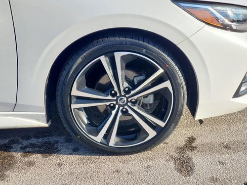 Used 2023 Nissan Sentra SR w/ SR Premium Package image 5